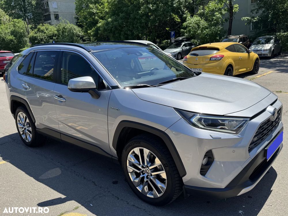 Toyota RAV4 - 1