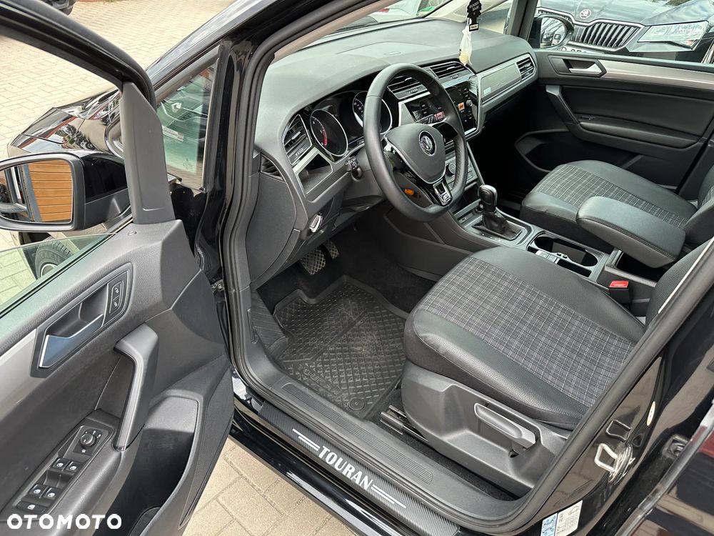 Volkswagen Touran - 6