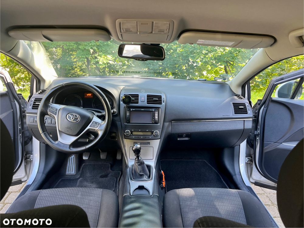 Toyota Avensis 2.0 D-4D Sol - 24