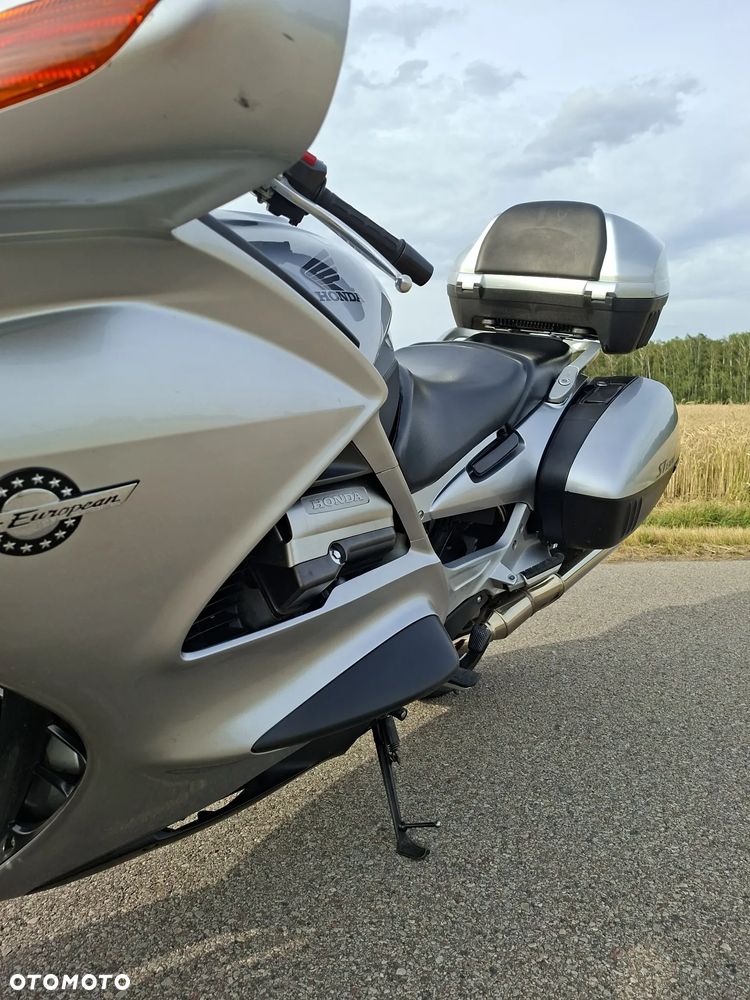 Honda ST - 11
