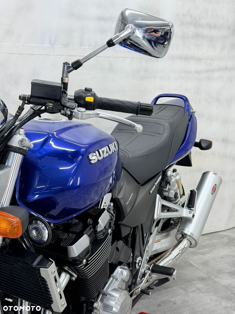 Suzuki GSX - 30