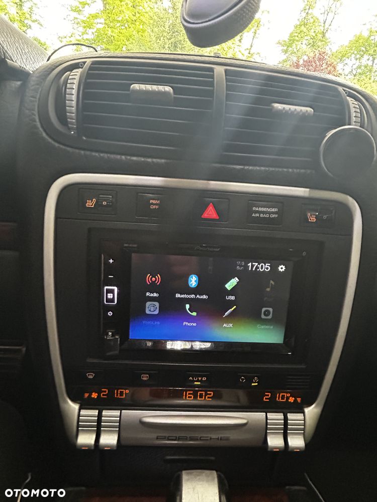Porsche Cayenne - 6