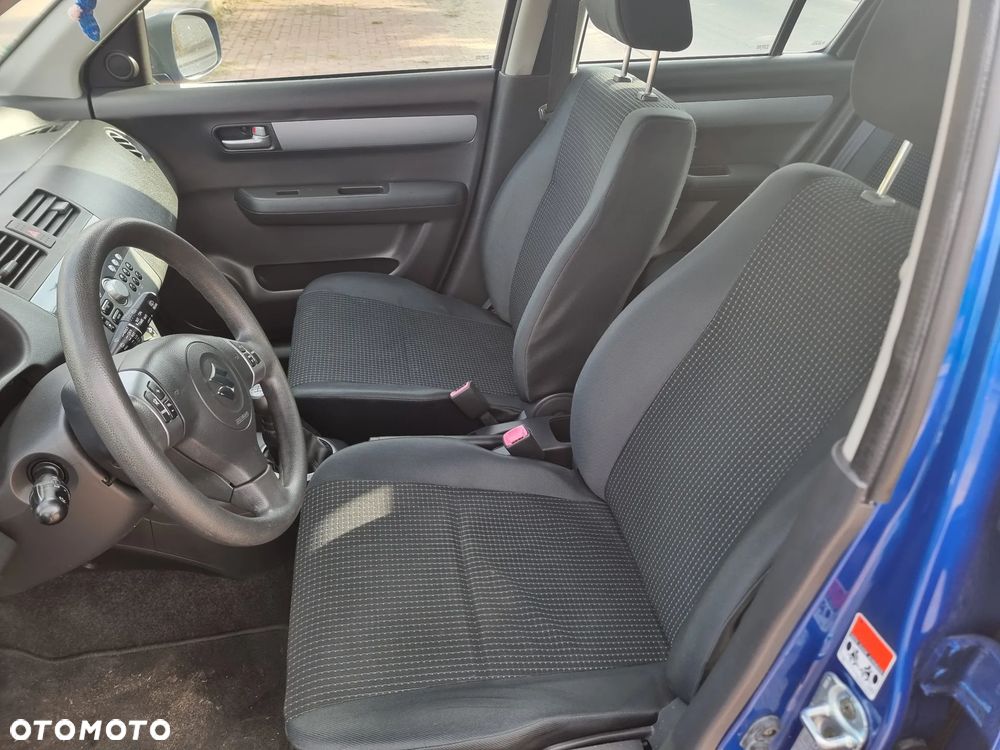 Suzuki Swift - 8