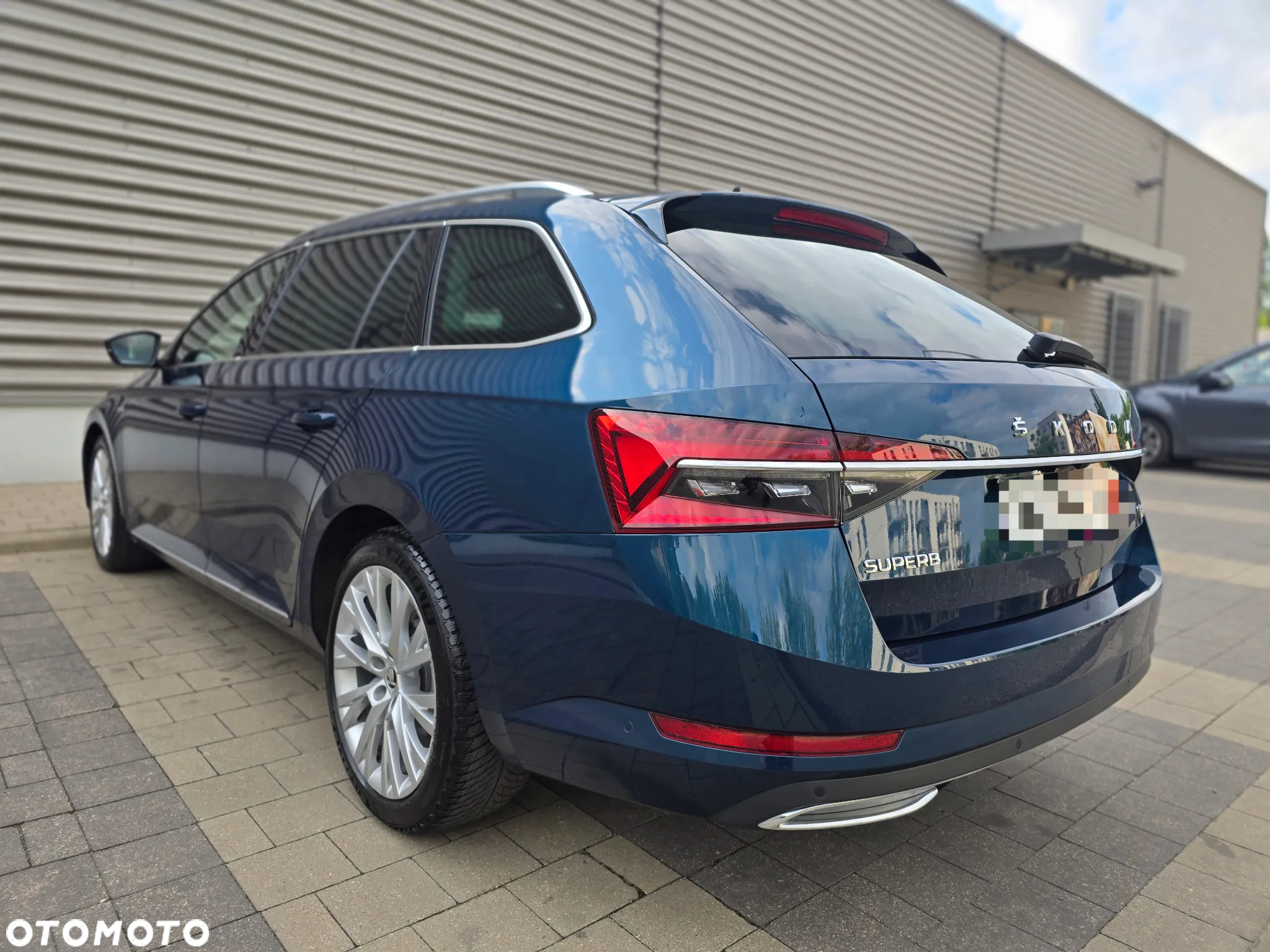 Skoda Superb Combi 1.4 TSI iV DSG L&K - 4