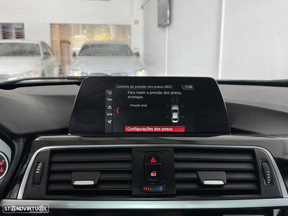 BMW 330 e iPerformance Pack M - 26