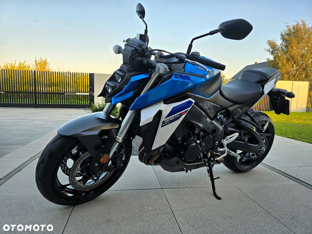 Suzuki GSX - 4