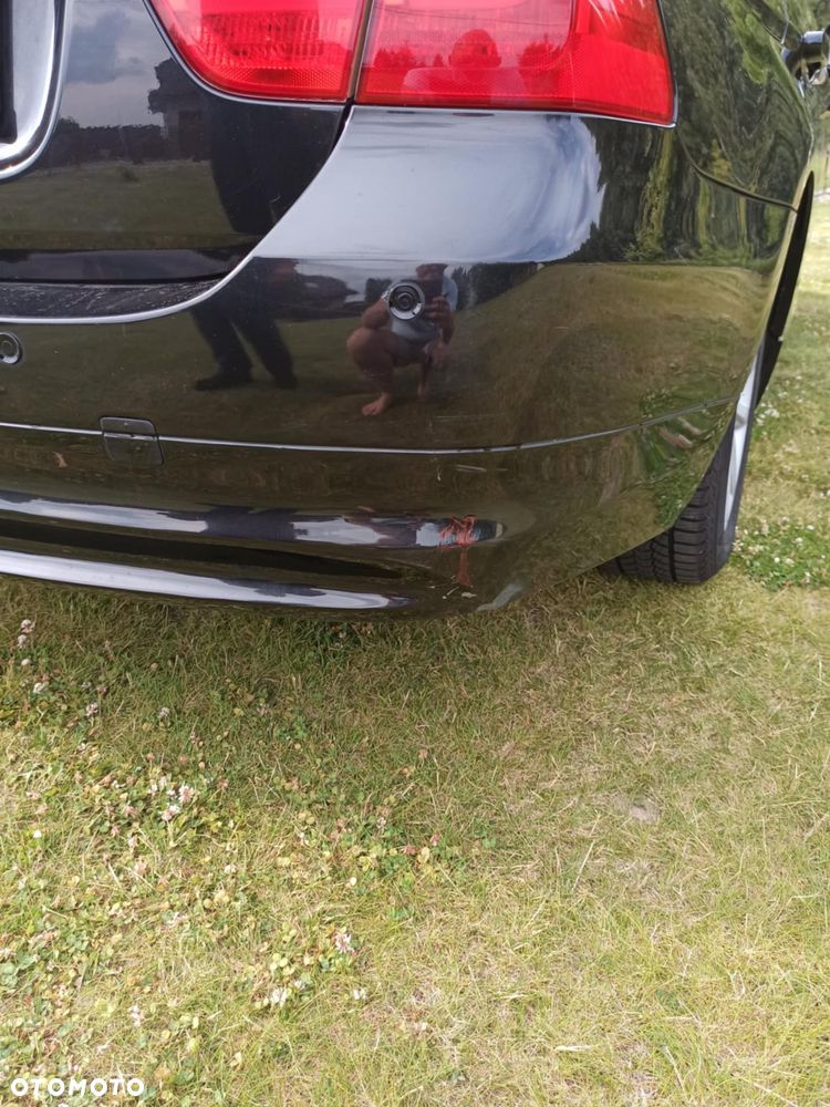 BMW Seria 3 318i Touring - 9