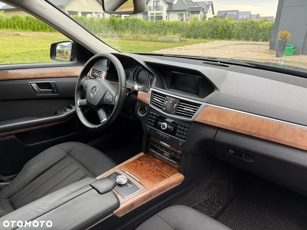Mercedes-Benz Klasa E 220 CDI DPF BlueEFFICIENCY 7G-TRONIC - 7