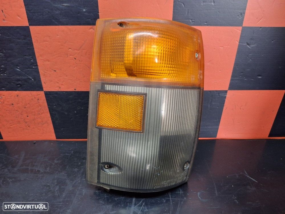 Farolim De Pisca Frente Direito Isuzu Elf - 1