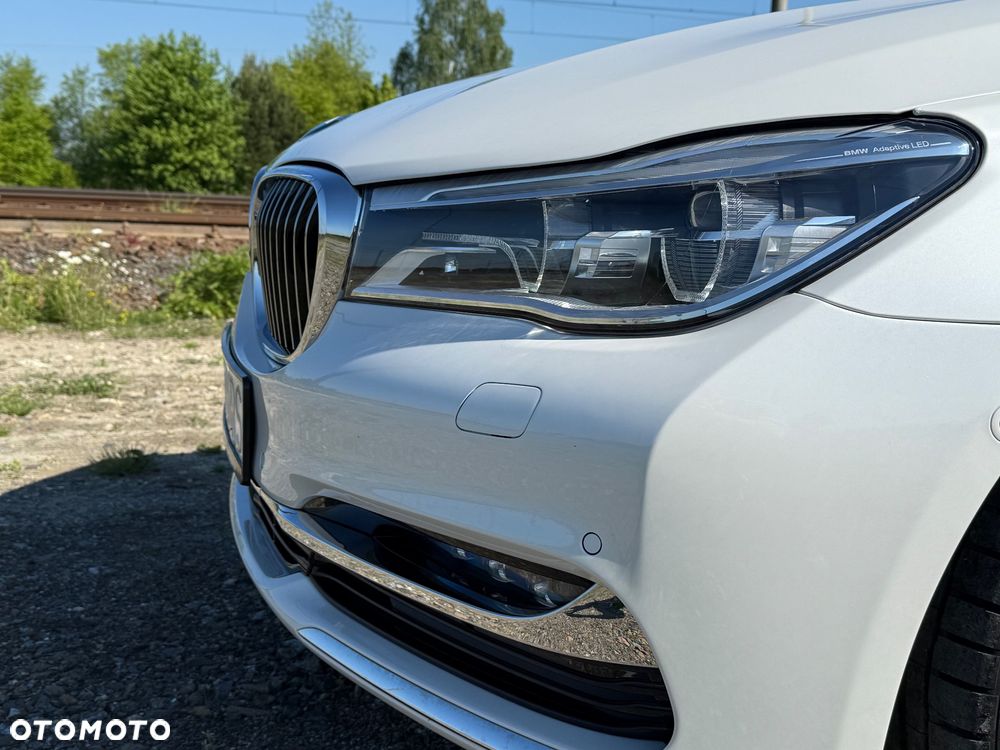 BMW Seria 7 750i xDrive - 16