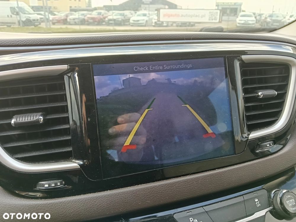 Chrysler Pacifica - 24