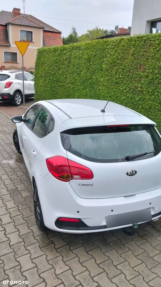 Kia Ceed - 9