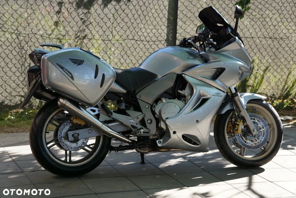 Honda CBF - 10