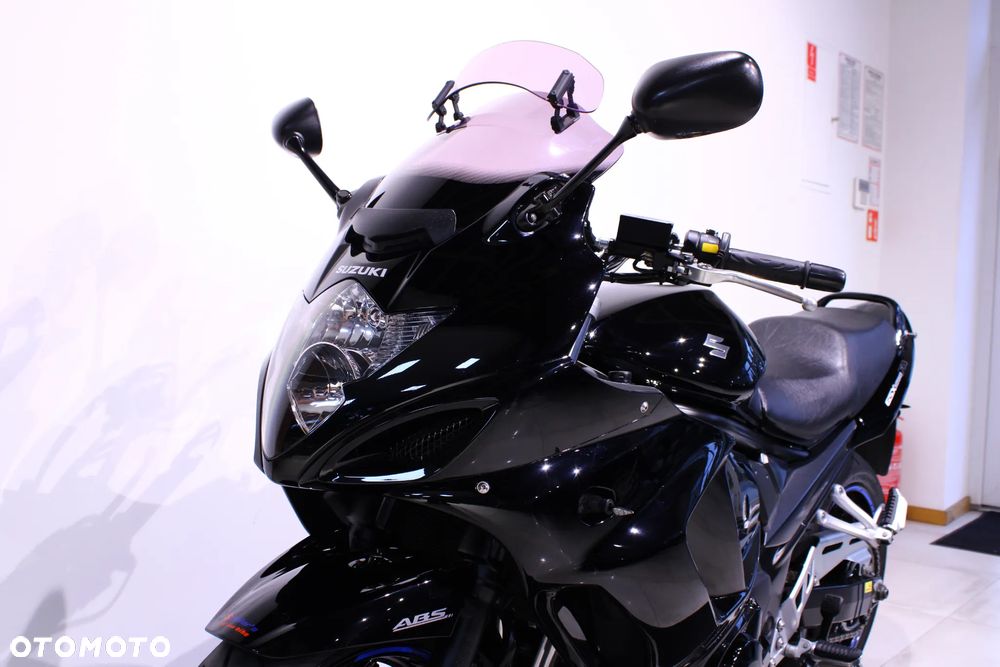 Suzuki GSX - 14