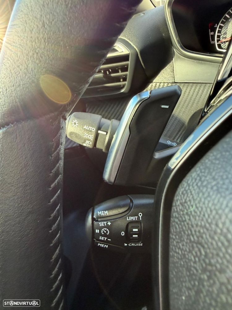 Peugeot 2008 1.5 BlueHDi Active Pack EAT8 - 18