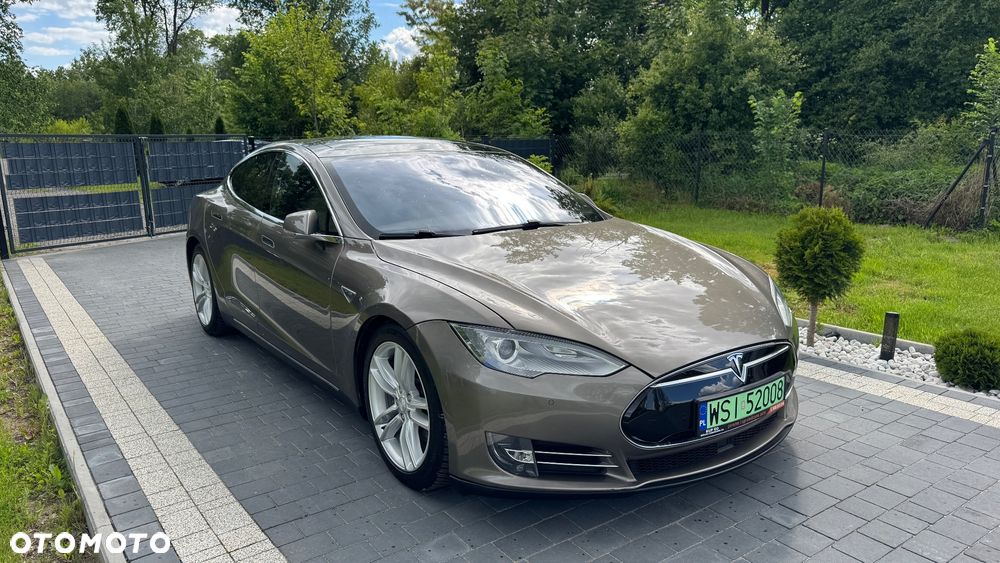 Tesla Model S 90 D - 13