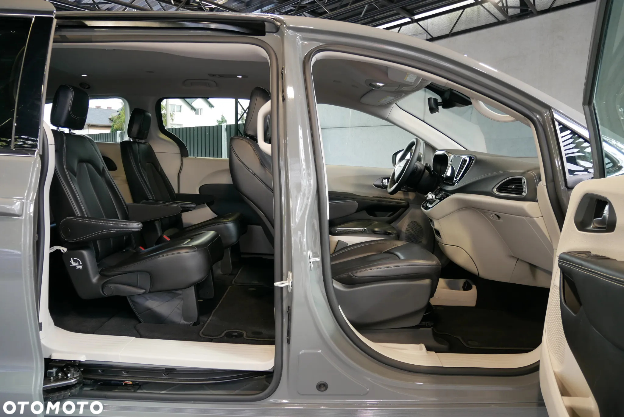 Chrysler Pacifica - 9