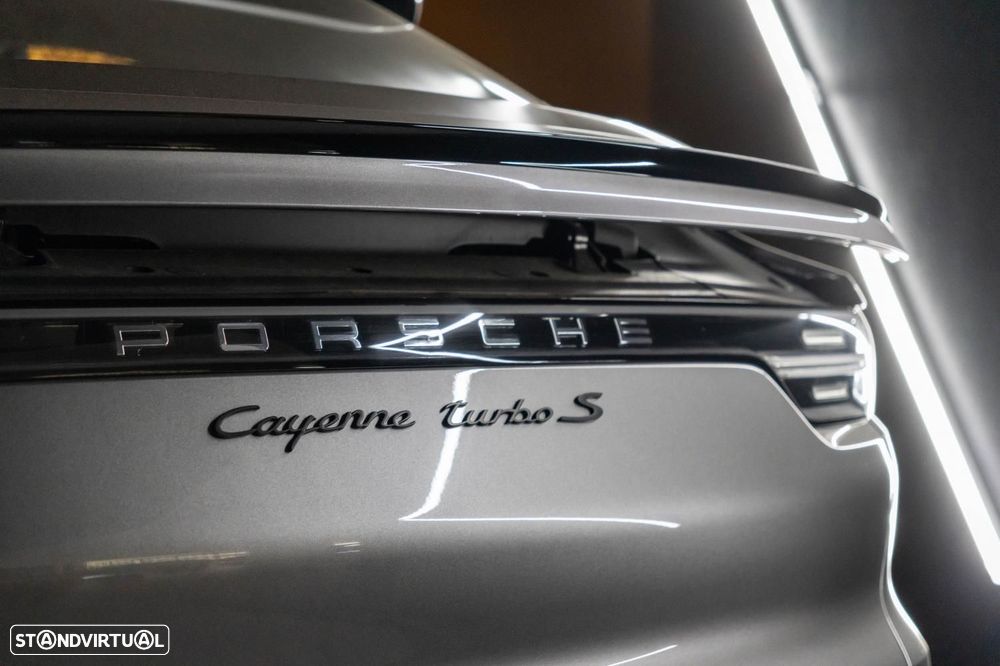 Porsche Cayenne Coupé Turbo S E-Hybrid - 26