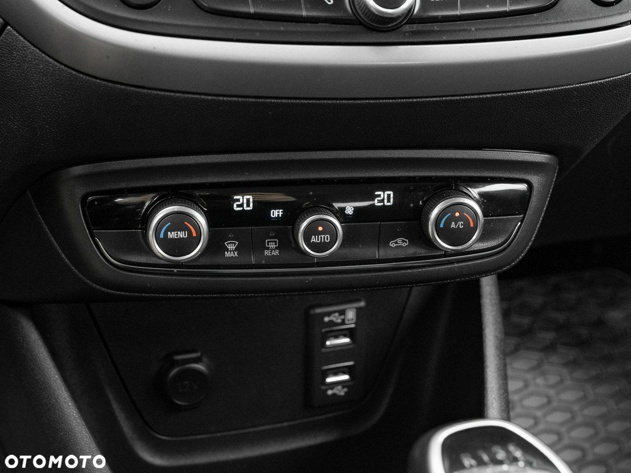 Opel Crossland X - 19