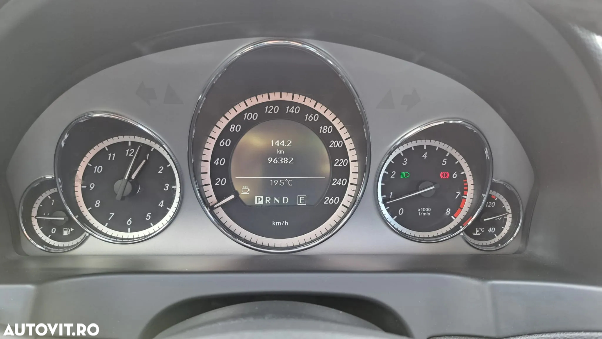 Mercedes-Benz E 200 CGI BlueEfficiency Automatik - 10