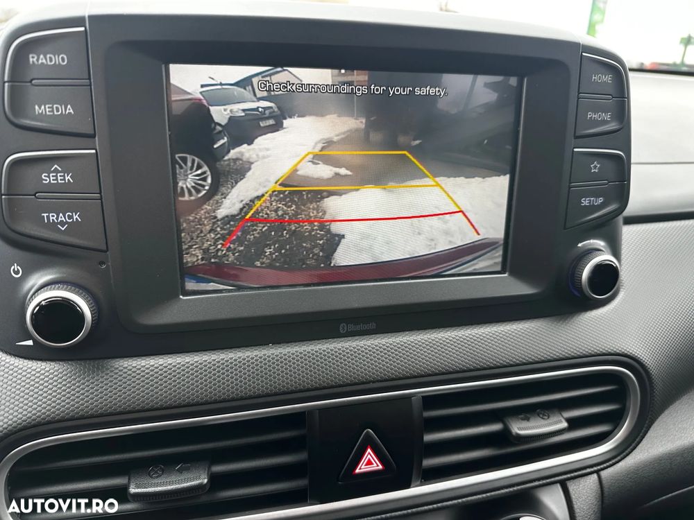 Hyundai KONA - 8
