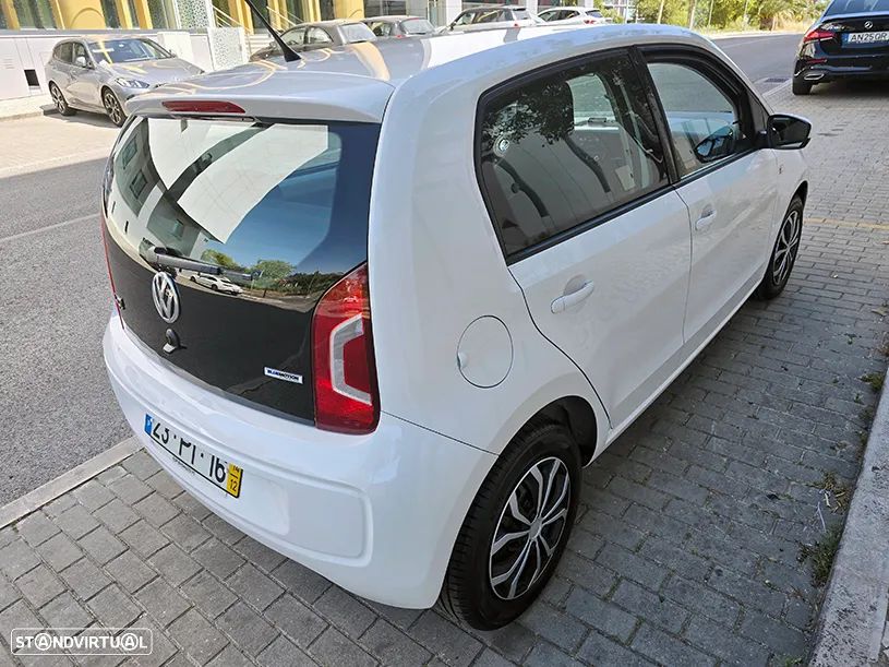 VW Up! 1.0 BlueMotion Move Auto - 6