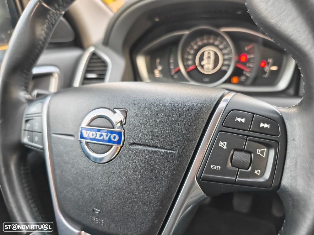 Volvo XC 60 2.0 D4 Momentum Start/Stop - 18