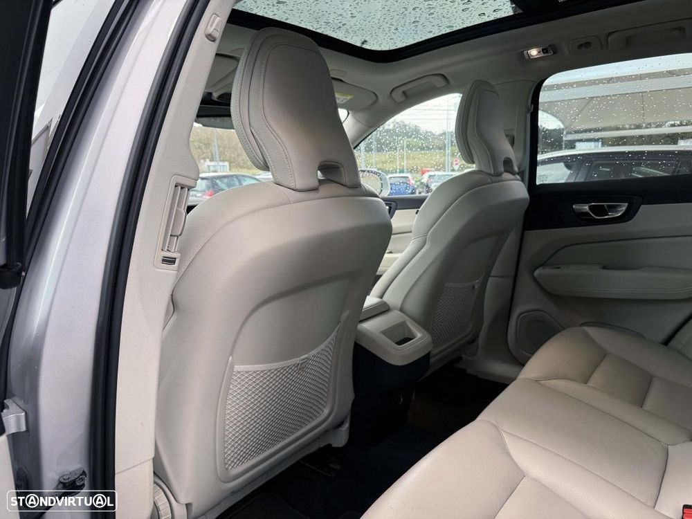 Volvo XC 60 2.0 D4 Momentum Plus Geartronic - 21