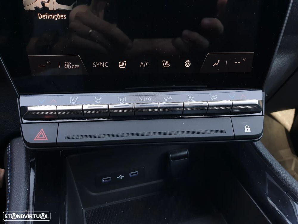 Renault Austral 1.2 E-Tech Iconic Espirit - 19