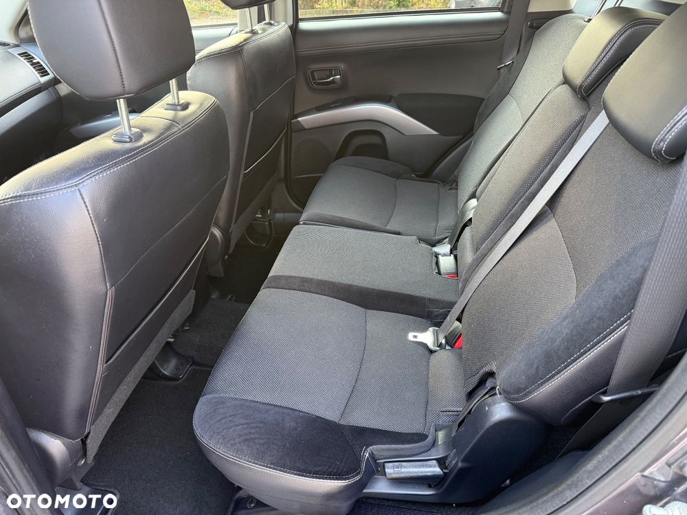Mitsubishi Outlander 2.0 2WD Invite - 28
