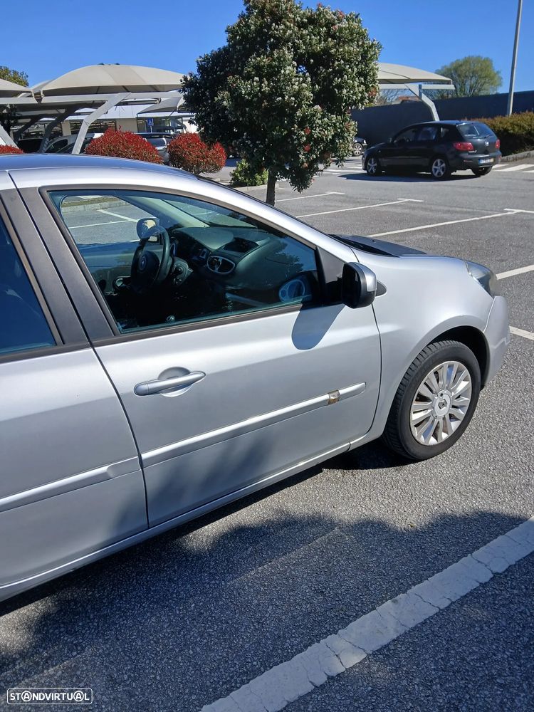 Renault Clio 1.2 16V Confort 130g - 9