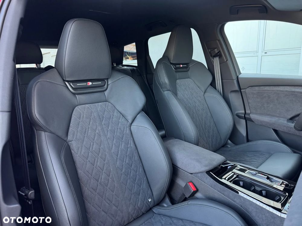 Audi Q6 e-tron - 39