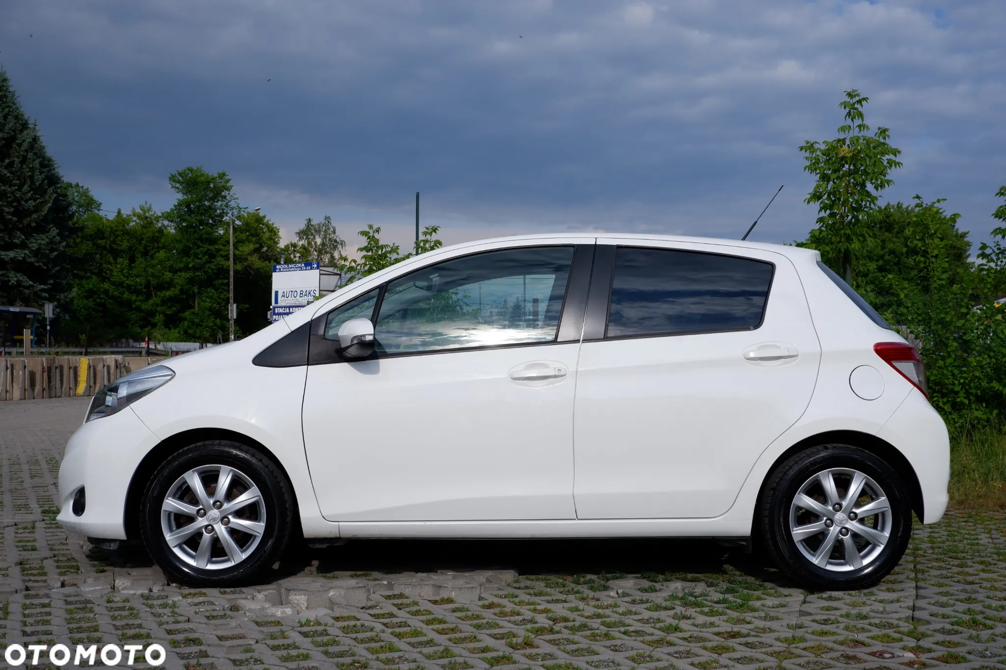 Toyota Yaris 1.0 Sol - 36