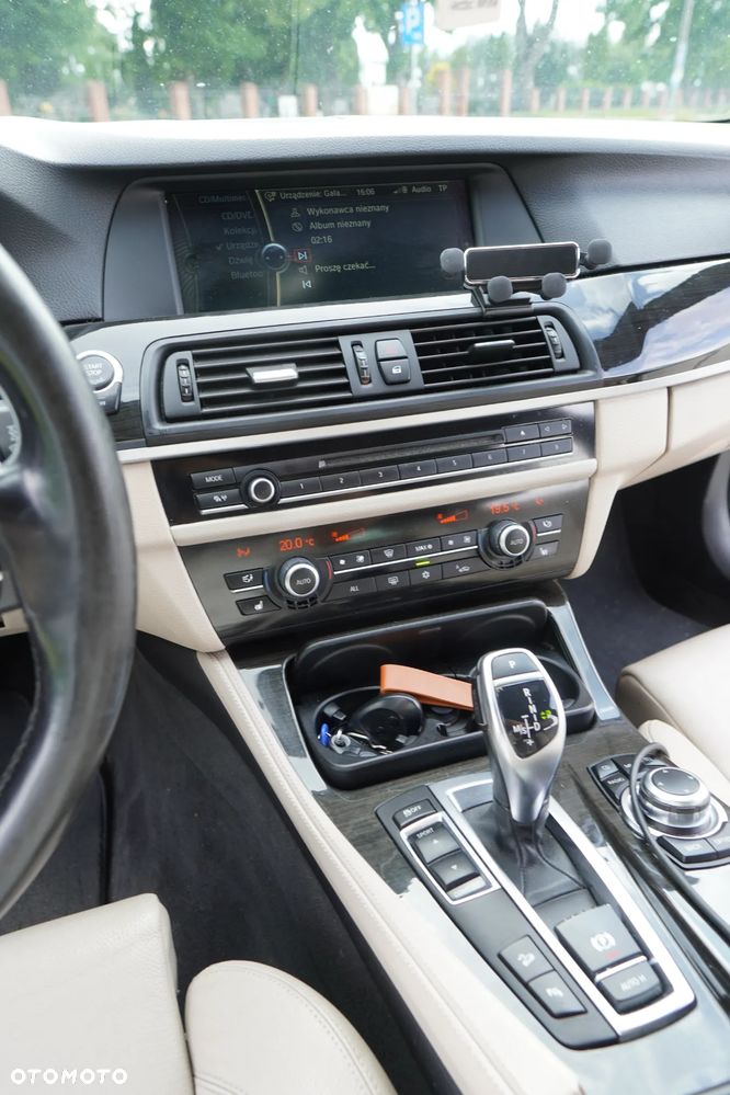 BMW Seria 5 530d xDrive Sport-Aut - 17
