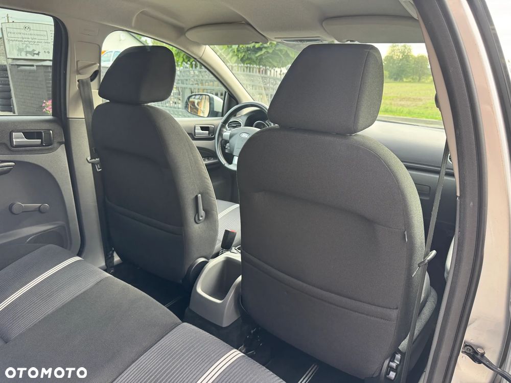 Ford Focus 1.6 Sport - 32