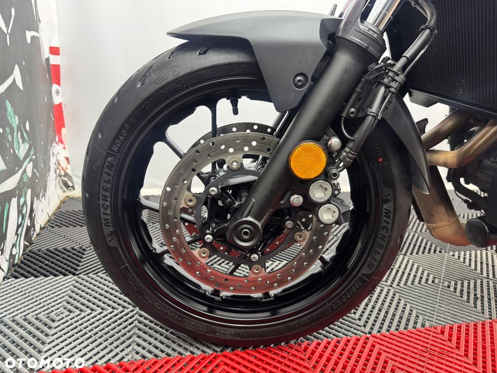 Yamaha MT - 9