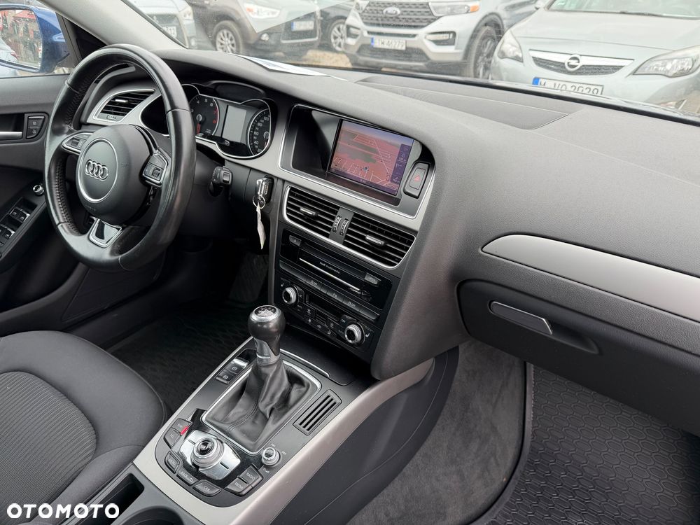 Audi A4 Limousine - 38