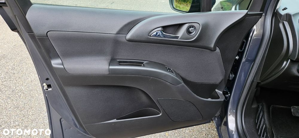 Opel Meriva - 23