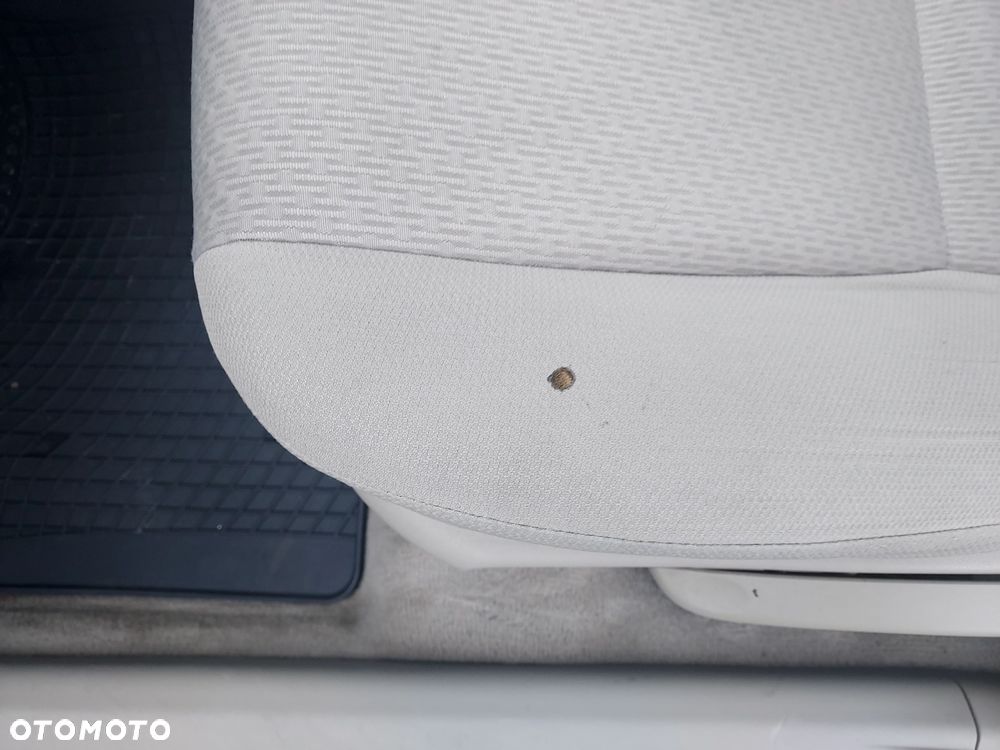 Toyota Avensis 2.0 D-4D Sol plus+NAVI - 10