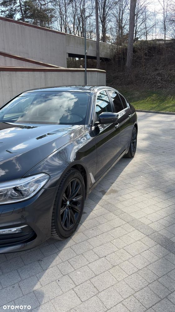 BMW Seria 5 520d xDrive - 10