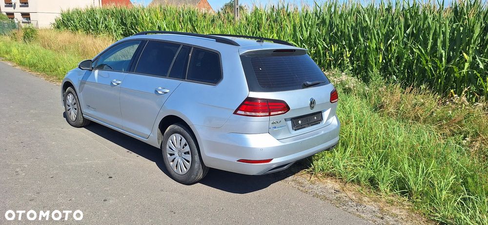 Volkswagen Golf - 10