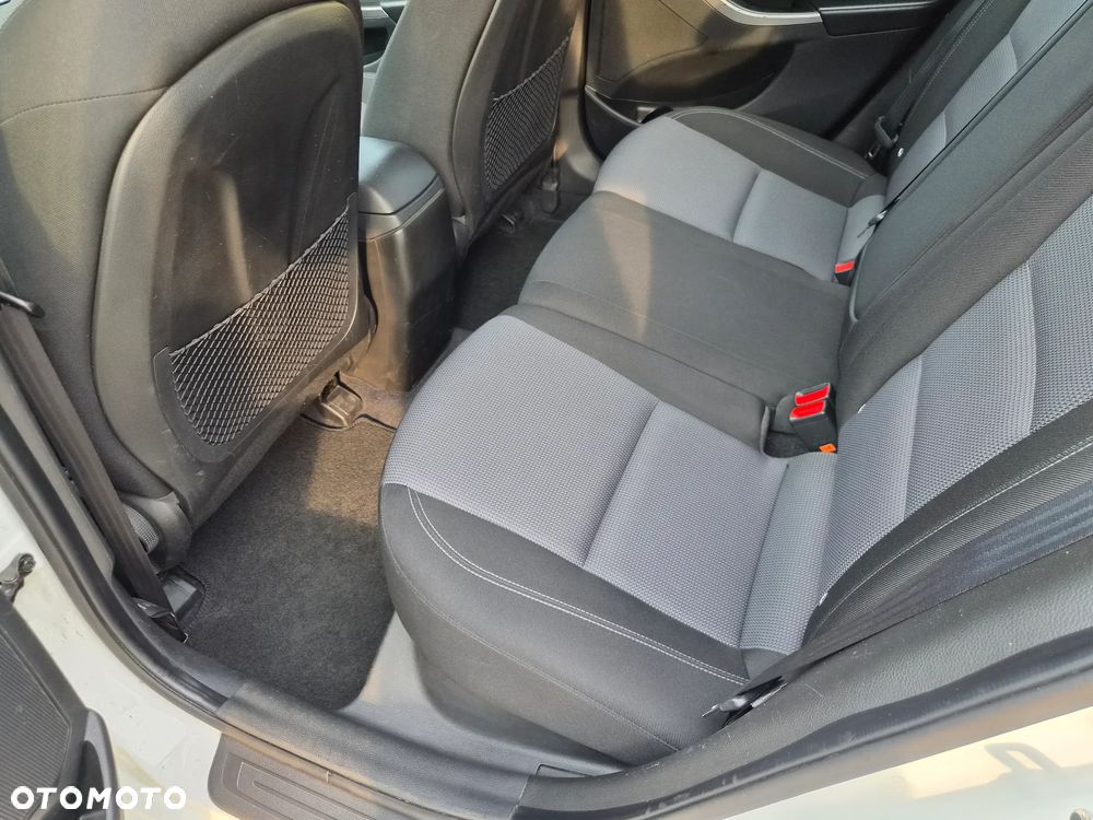 Hyundai i30 1.6 CRDI Intro Edition - 26