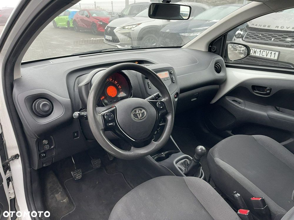 Toyota Aygo x-play - 6