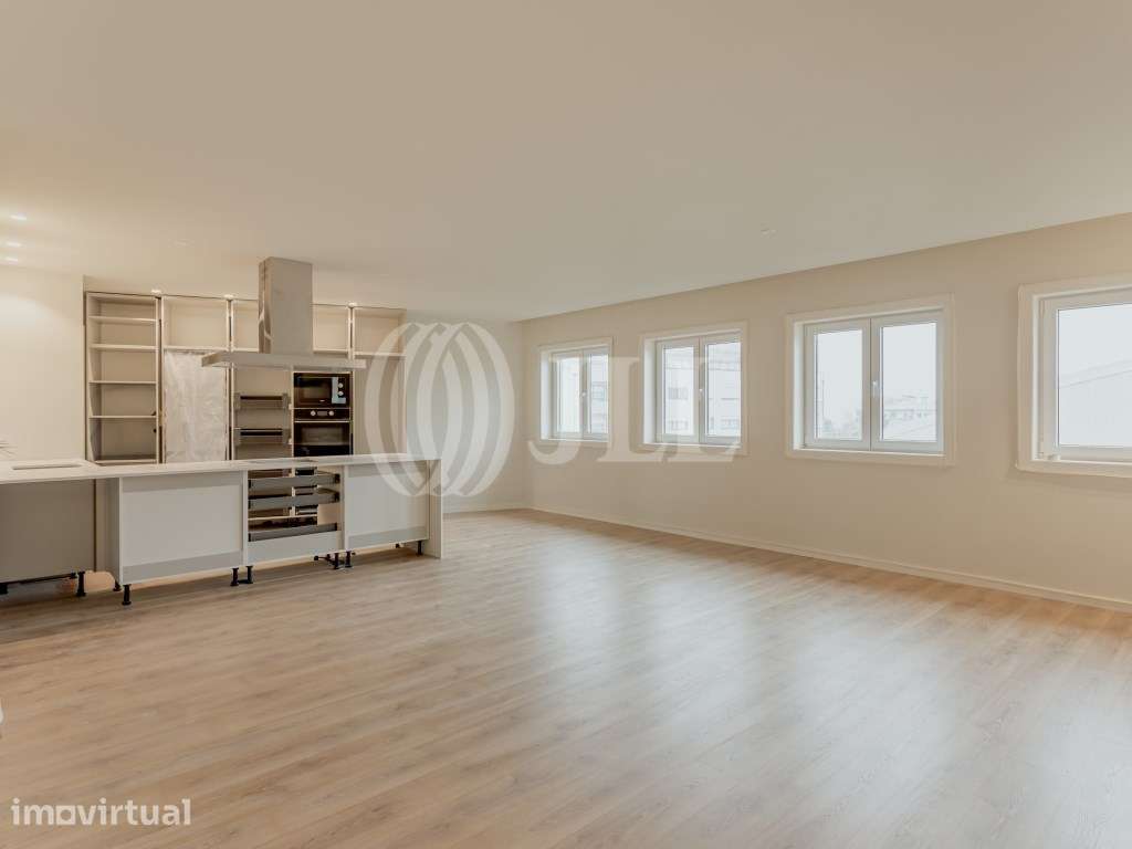 Apartamento T4 com varanda e garagem nas Antas Porto - Grande imagem: 3/32
