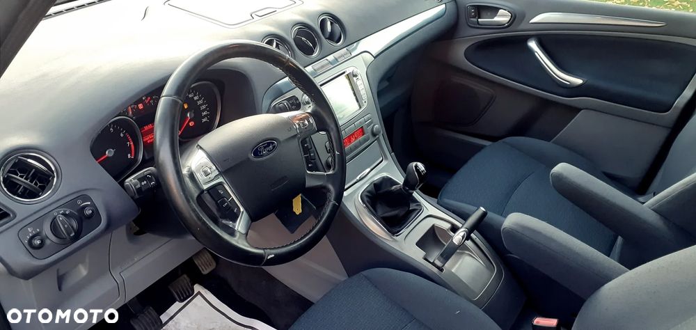 Ford Galaxy 2.0 Concept - 18