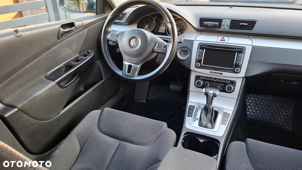 Volkswagen Passat 2.0 TDI Comfortline DSG - 27