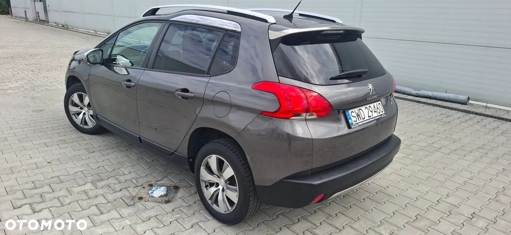 Peugeot 2008 1.2 Pure Tech Style S&S - 14