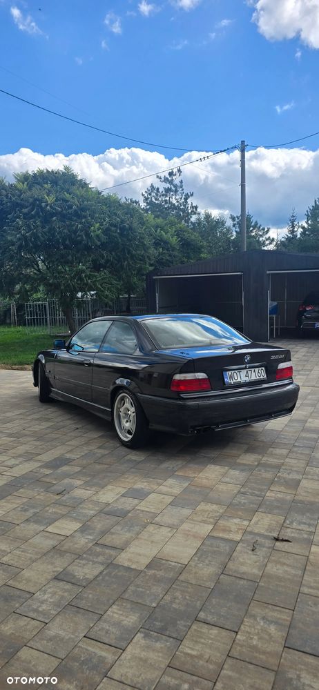 BMW Seria 3 328i - 3