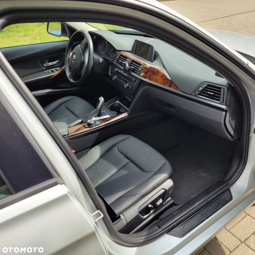 BMW Seria 3 328i xDrive - 5