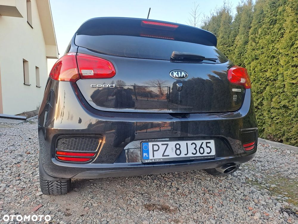 Kia Ceed 1.0 T-GDI 100 ISG Dream-Team Edition - 4